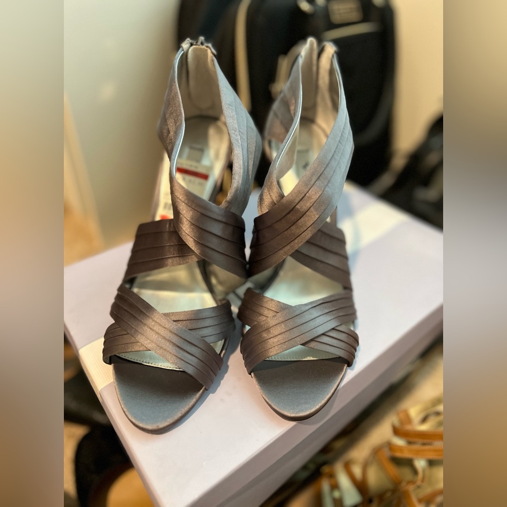 Nina grey heels 9 1/2